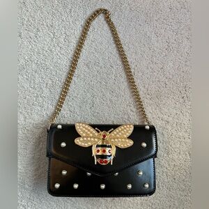 Trending/ Black Pearl Stud Bee Chain Shoulder Bag – Very Good Condition